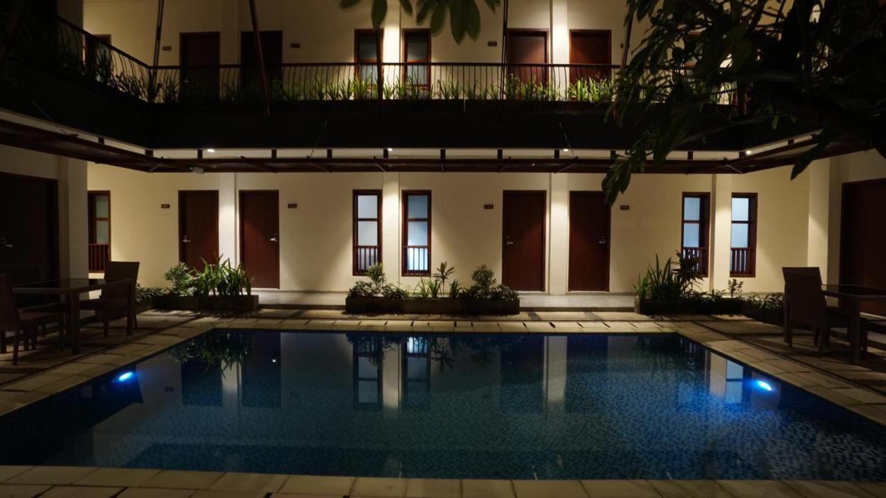 Reddoorz Near Legian Street Hotel Exterior photo